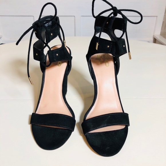 Black Sandals with Block Heel - Picture 3 of 7